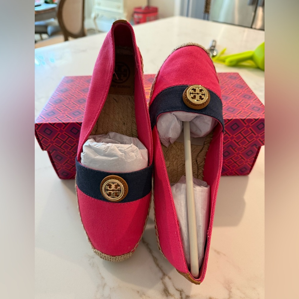 Tory Burch Beacher Flats in Pink and Navy